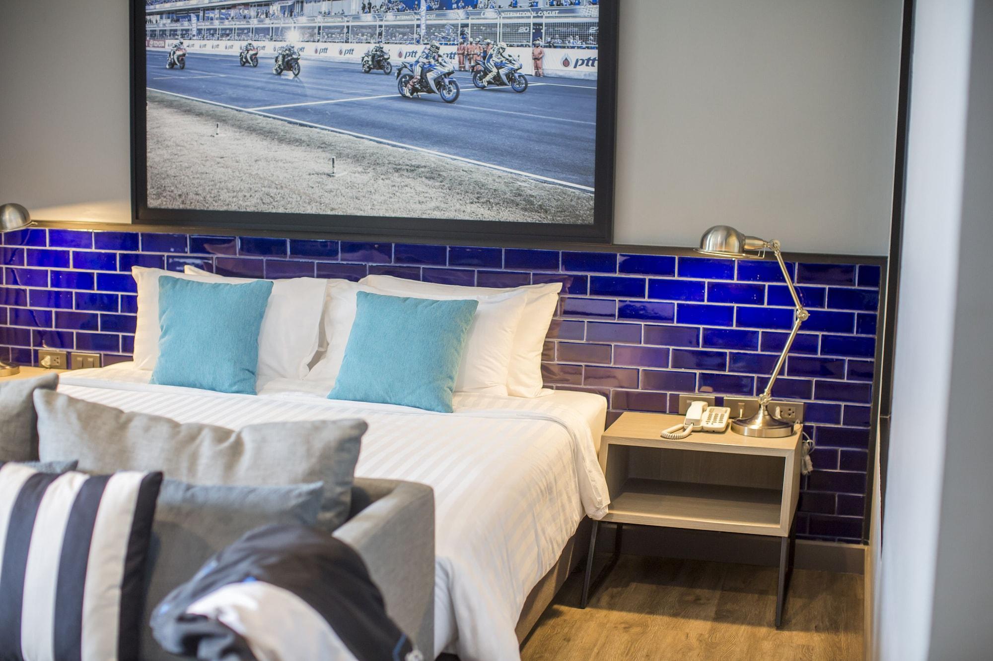 The Crystal Hotel Buriram - Formerly X2 Vibe Buriram Dış mekan fotoğraf