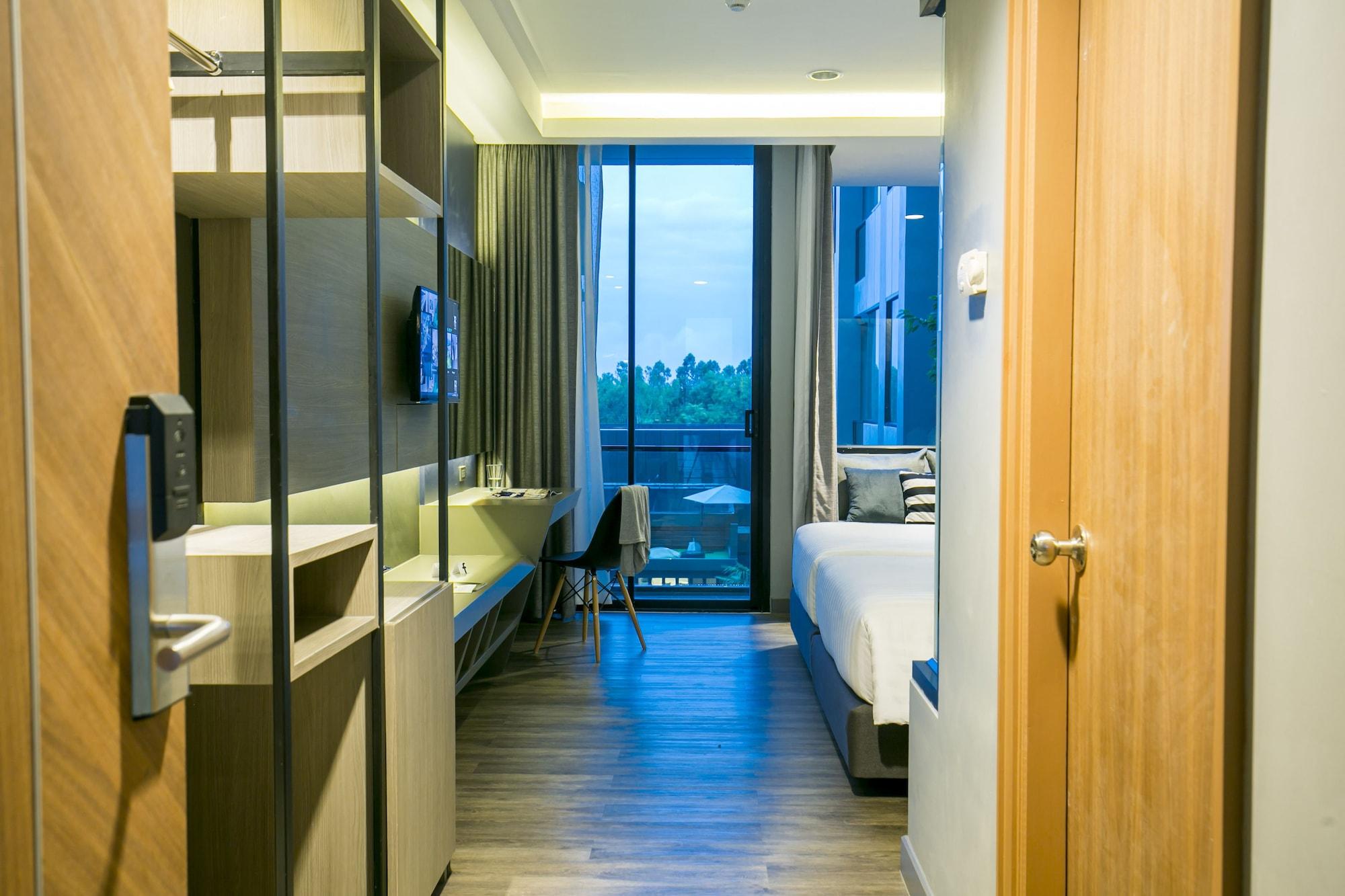 The Crystal Hotel Buriram - Formerly X2 Vibe Buriram Dış mekan fotoğraf